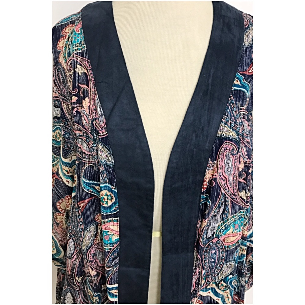 Cozy Chic Paisley Relaxed Cardi Kimono SM - Picture 5 of 7